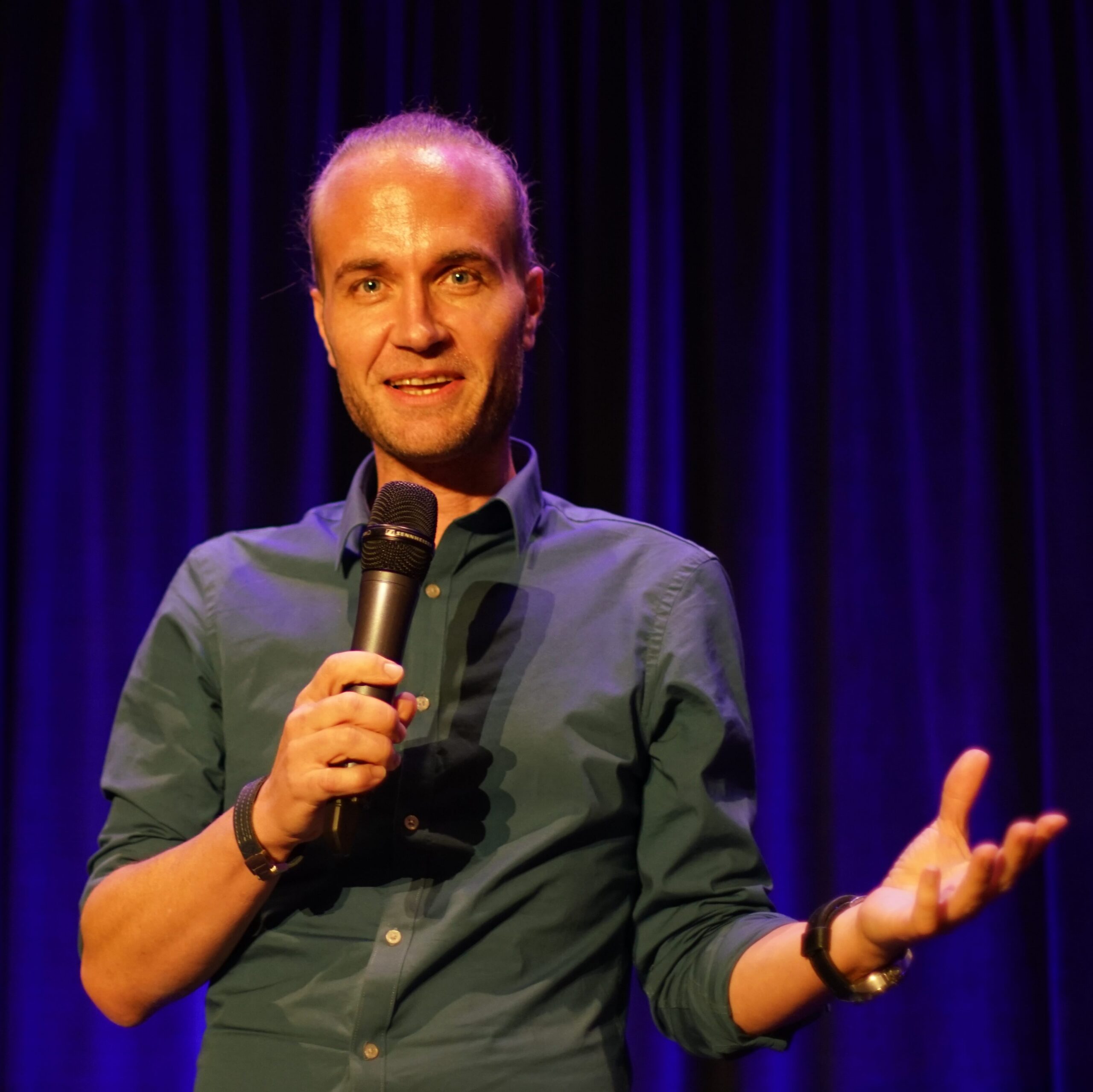 Joeri Billast, on stage in NYC